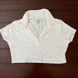 H&M white cropped collared low v top